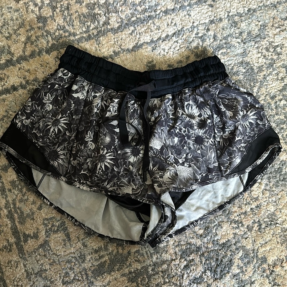 Lululemon Hotty Hot Shorts
